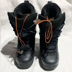 Thirty two Black Lace Up Womens Snowboard Boots Size 7.5